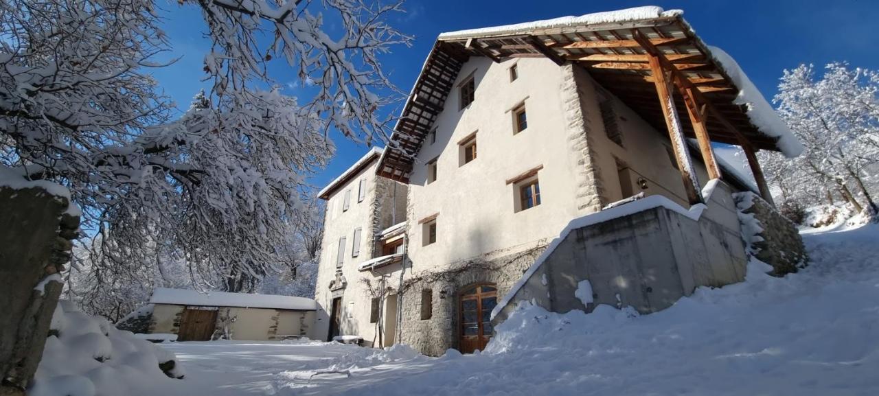 Maison Cimarron Bed & Breakfast Chateauroux-les-Alpes Exterior photo